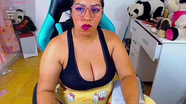 Snapshot of lulu_ferrer chatting on 18, 2, 2025 lulu ferrer online show from 18, 2, 2025