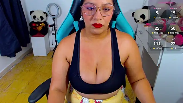 Snapshot of lulu_ferrer chatting on 26, 2, 2025 lulu ferrer online show from 26, 2, 2025