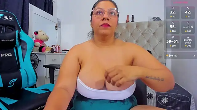 Snapshot of lulu_ferrer chatting on 13, 11, 2025 lulu ferrer online show from 13, 11, 2025