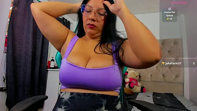 Snapshot of lulu_ferrer chatting on 1, 10, 2025 lulu ferrer online show from 1, 10, 2025