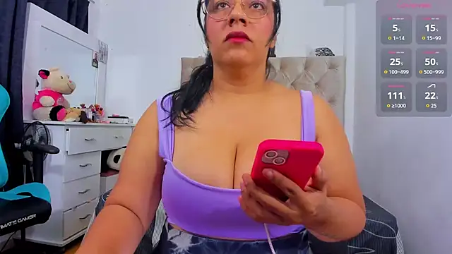 Snapshot of lulu_ferrer chatting on 8, 11, 2025 lulu ferrer online show from 8, 11, 2025