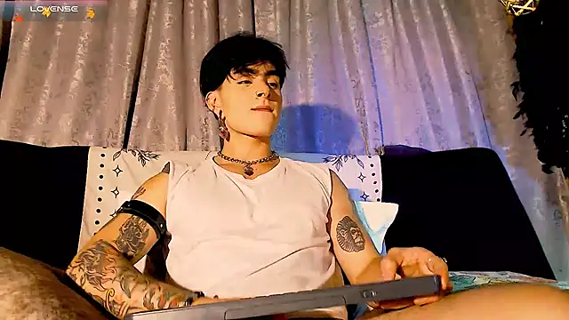 Snapshot of Mathew_stardust chatting on 10, 10, 2025 Mathew stardust online show from 10, 10, 2025