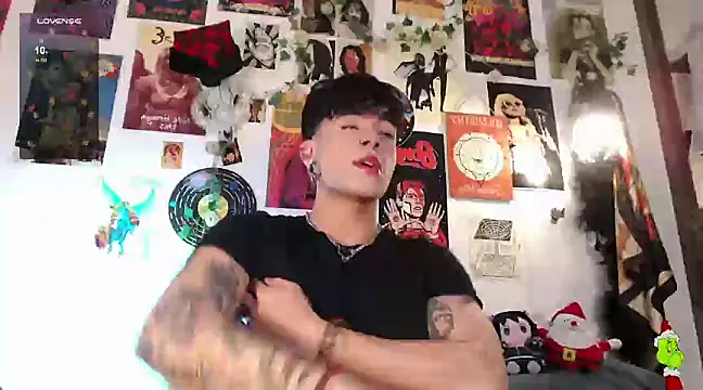 Snapshot of Mathew_stardust chatting on 28, 12, 2024 Mathew stardust online show from 28, 12, 2024