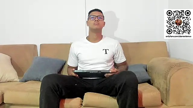 Snapshot of Darren_hot2 chatting on 7, 2, 2025 Darren hot2 online show from 7, 2, 2025