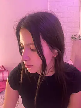 Snapshot of annaharper- chatting on 13, 9, 2025 annaharper- online show from 13, 9, 2025