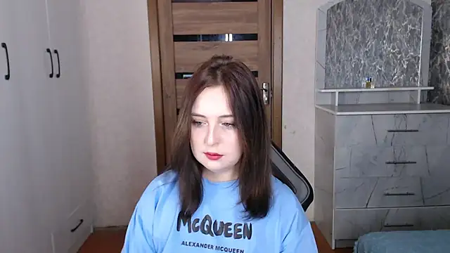 Snapshot of Kristy-Max chatting on 16, 11, 2025 Kristy-Max online show from 16, 11, 2025