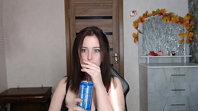 Snapshot of Kristy-Max chatting on 10, 10, 2025 Kristy-Max online show from 10, 10, 2025