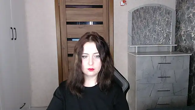 Snapshot of Kristy-Max chatting on 4, 11, 2025 Kristy-Max online show from 4, 11, 2025