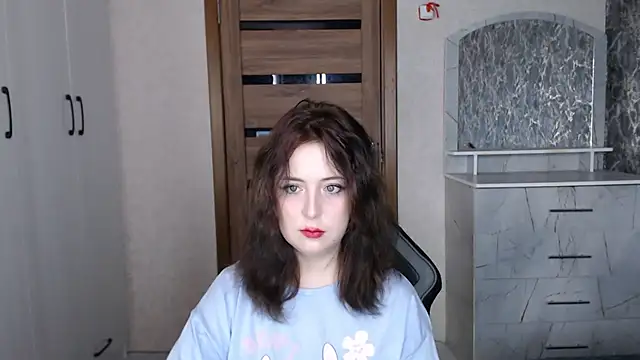 Snapshot of Kristy-Max chatting on 4, 11, 2025 Kristy-Max online show from 4, 11, 2025