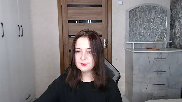 Snapshot of Kristy-Max chatting on 12, 11, 2025 Kristy-Max online show from 12, 11, 2025