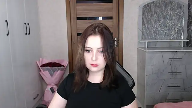 Snapshot of Kristy-Max chatting on 8, 11, 2025 Kristy-Max online show from 8, 11, 2025