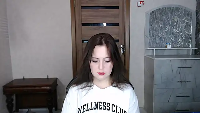 Snapshot of Kristy-Max chatting on 21, 10, 2025 Kristy-Max online show from 21, 10, 2025