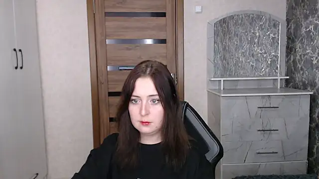 Snapshot of Kristy-Max chatting on 21, 11, 2025 Kristy-Max online show from 21, 11, 2025