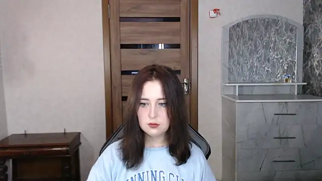 Snapshot of Kristy-Max chatting on 18, 10, 2025 Kristy-Max online show from 18, 10, 2025