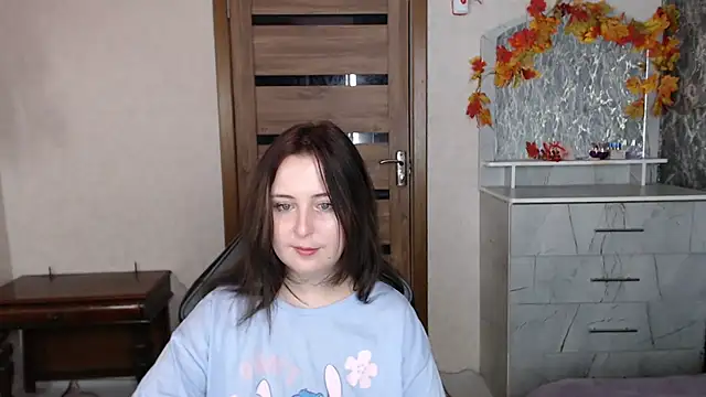 Snapshot of Kristy-Max chatting on 13, 10, 2025 Kristy-Max online show from 13, 10, 2025