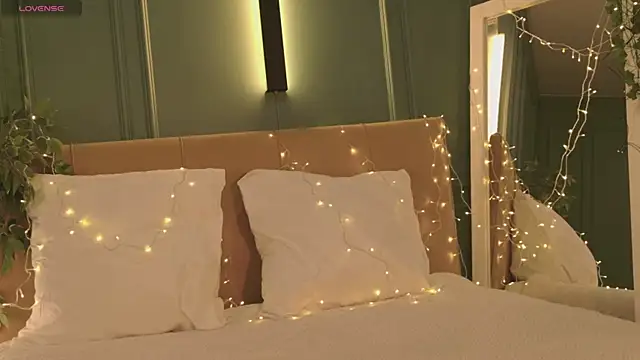 SunnyRisha online show from 20, 12, 2025