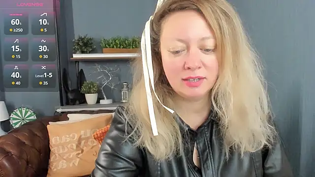 JesiaFoxi online show from 22, 11, 2025