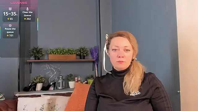 JesiaFoxi online show from 18, 12, 2025