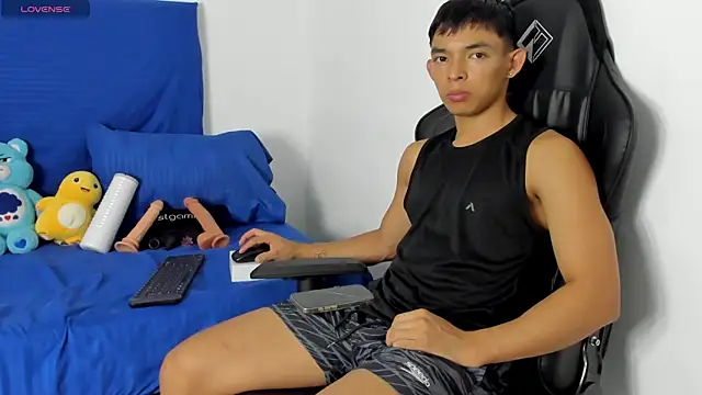 Tonny twink  online show from 18, 5, 2026