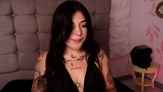 ashleyvalirya online show from 25, 3, 2026