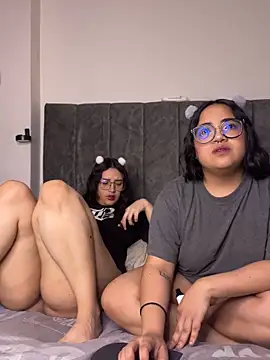 maddie-and-chelsea- online show from 13, 4, 2026