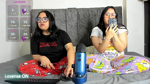 Snapshot of maddie-and-chelsea- chatting on 30, 6, 2026 maddie-and-chelsea- online show from 30, 6, 2026