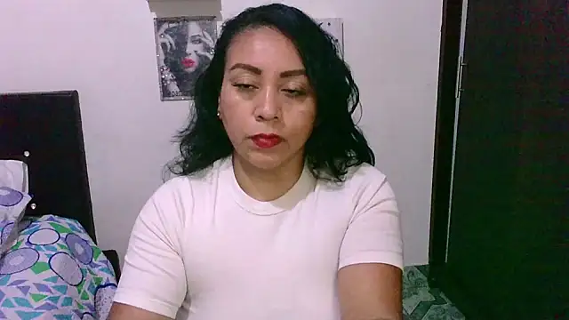 Snapshot of zaray_bella chatting on 17, 10, 2025 zaray bella online show from 17, 10, 2025