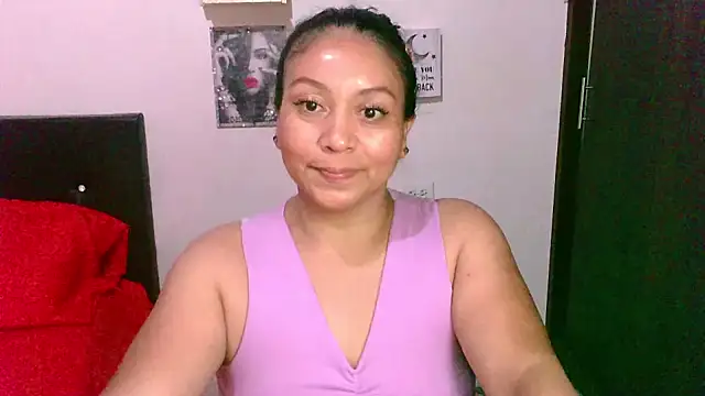 Snapshot of zaray_bella chatting on 18, 11, 2025 zaray bella online show from 18, 11, 2025