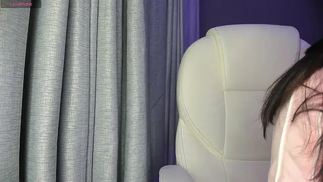 Giovanna oliveira online show from 10, 10, 2025