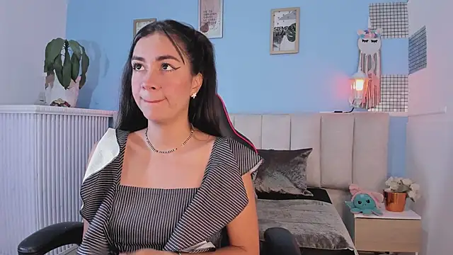lyzzi smith01 online show from 25, 1, 2025
