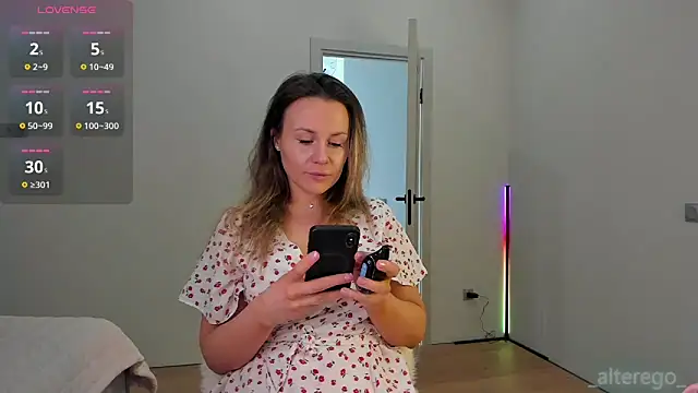  cometoseeme  online show from 13, 2, 2026