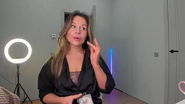  cometoseeme  online show from 18, 1, 2026