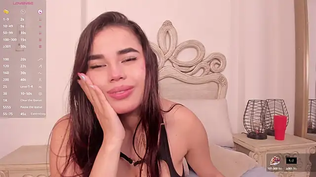 Victoria vallejo  online show from 4, 3, 2025