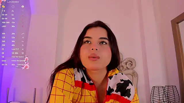 Victoria vallejo  online show from 6, 2, 2025