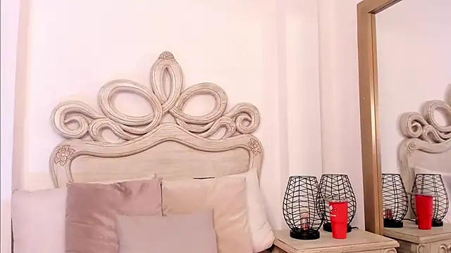 Victoria vallejo  online show from 8, 3, 2025