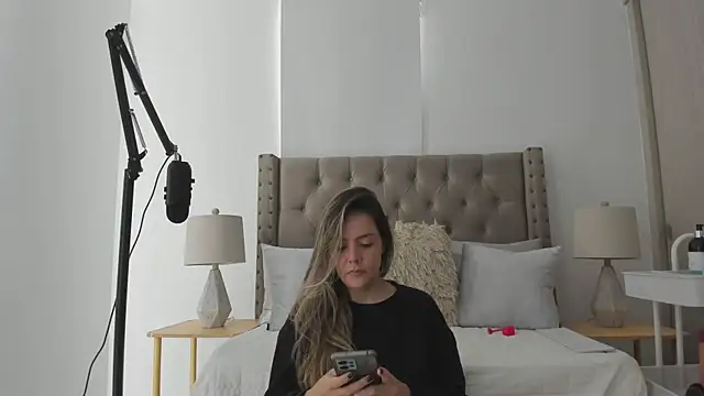 atenea erotic online show from 13, 11, 2025