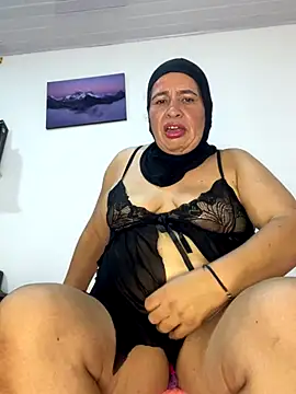 Naughty mommy online show from 22, 9, 2025