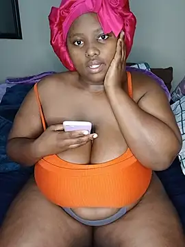 Snapshot of queenxdede chatting on 15, 5, 2026 queenxdede online show from 15, 5, 2026