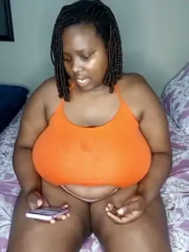 Snapshot of queenxdede chatting on 12, 5, 2026 queenxdede online show from 12, 5, 2026