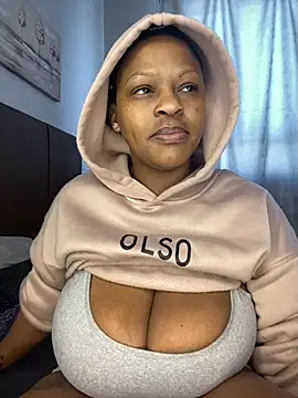 Snapshot of Boobylicious_BB chatting on 29, 6, 2026 Boobylicious BB online show from 29, 6, 2026
