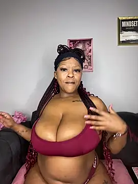 Snapshot of Boobylicious_BB chatting on 7, 7, 2026 Boobylicious BB online show from 7, 7, 2026