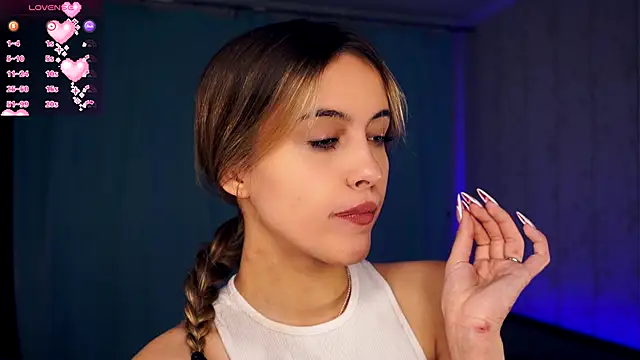 FannyHewson online show from 4, 11, 2025