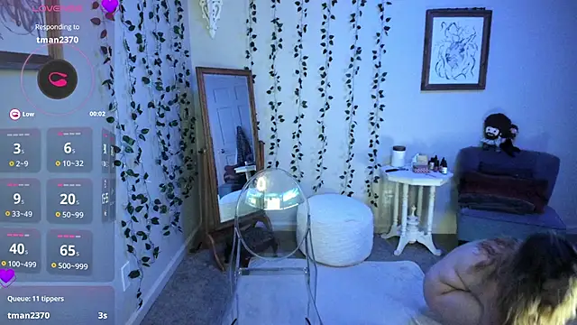 Peaches N Kreme online show from 30, 3, 2026