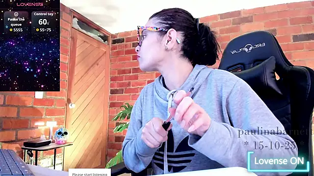 paulinabarnett- online show from 15, 10, 2025