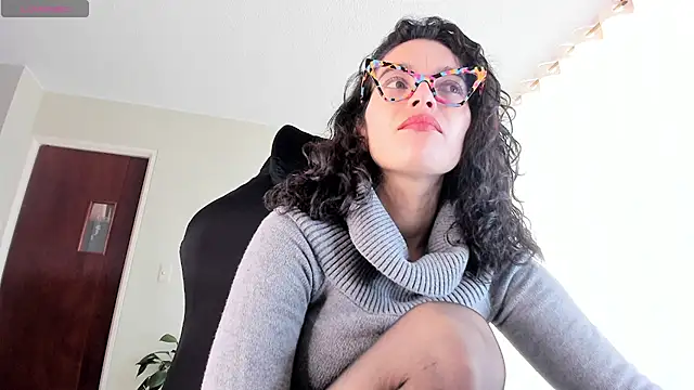 paulinabarnett- online show from 7, 7, 2026