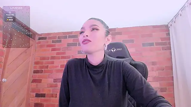 paulinabarnett- online show from 11, 12, 2024