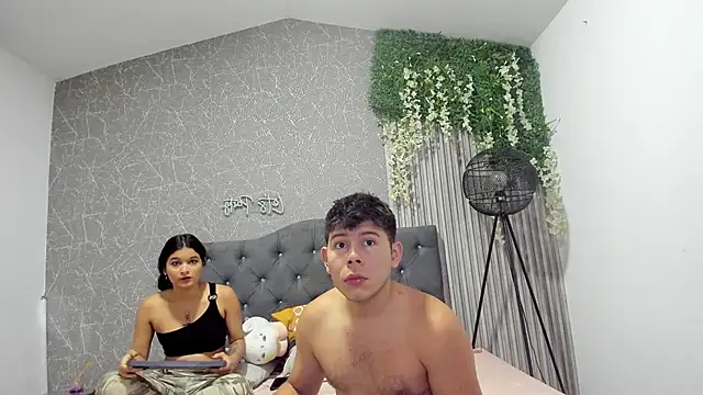 JustiinJazmin online show from 11, 2, 2025