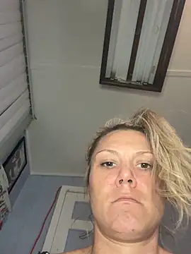 Snapshot of hotNReady6969 chatting on 26, 11, 2025 hotNReady6969 online show from 26, 11, 2025