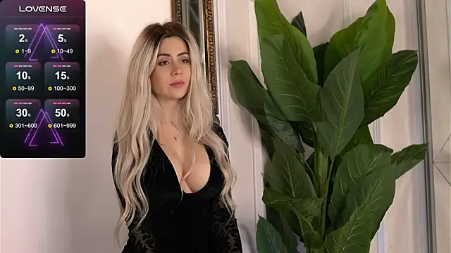 Kylie Benton online show from 6, 11, 2025