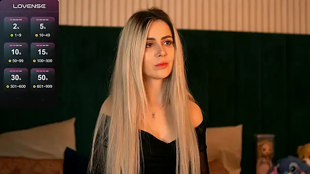 Kylie Benton online show from 1, 3, 2025